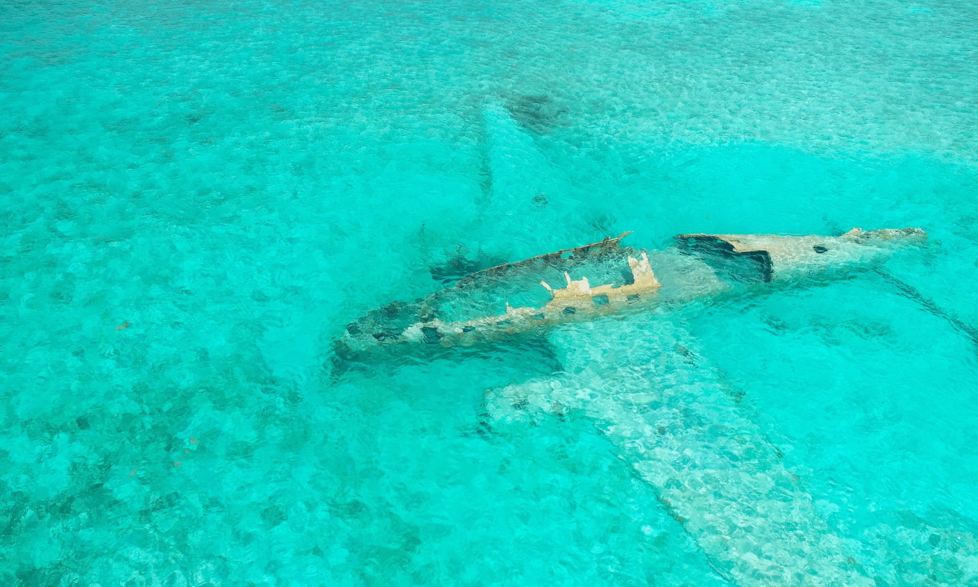 sunken plane - Outremer
