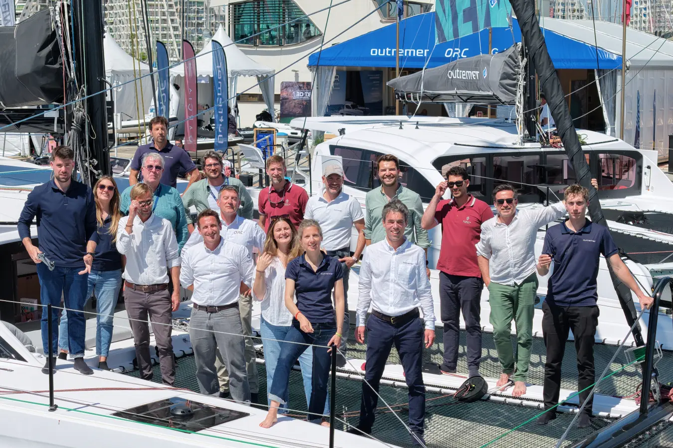 salon LGM equipe sur bateau - Outremer